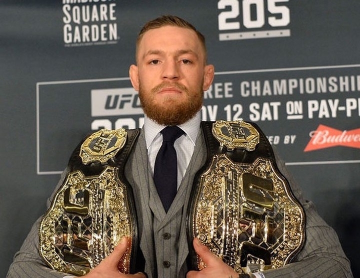 Conor McGregor je oficiálne späť!
